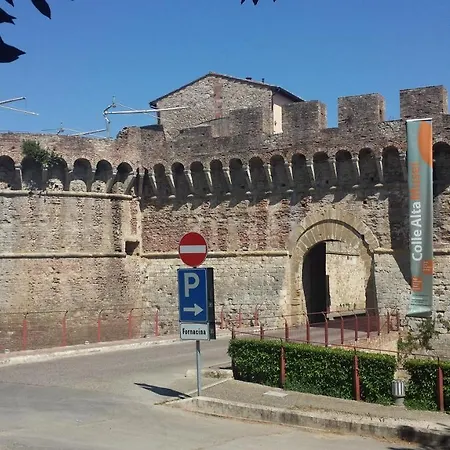 Il Fienile Nella Roccia Летний дом